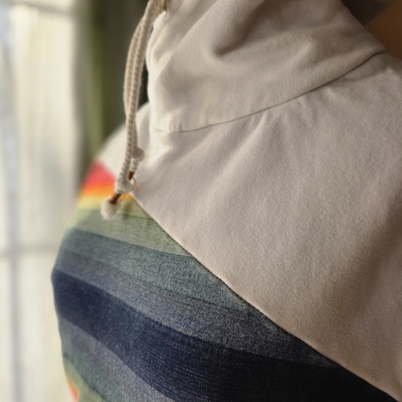 Ampersand Avenue "All Eyes On Hue" Women's Hoodie - Size Small Multi- Colored - Picture 3 of 13